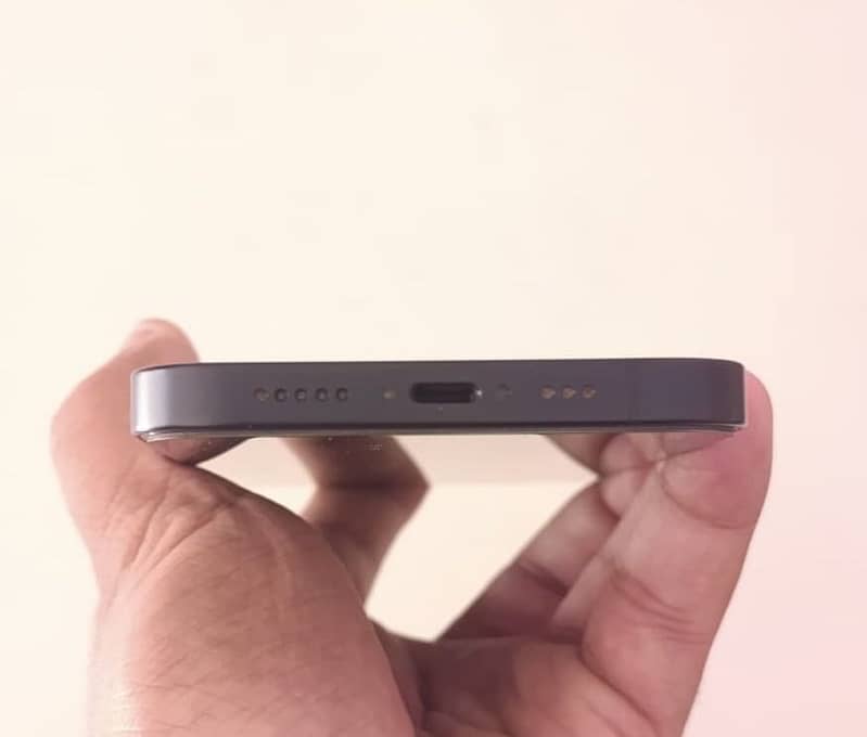 Apple iPhone 13 mini 6