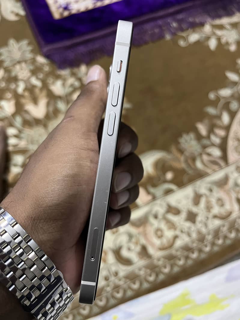 Apple iPhone 12 5