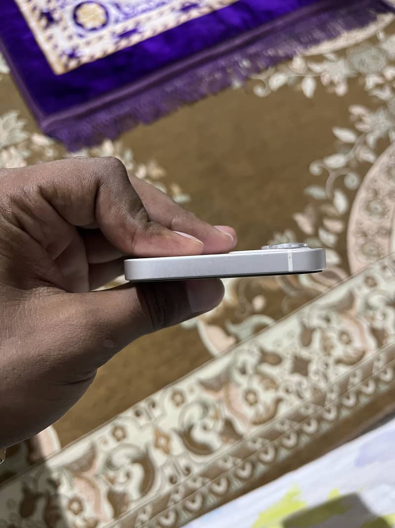 Apple iPhone 12 6