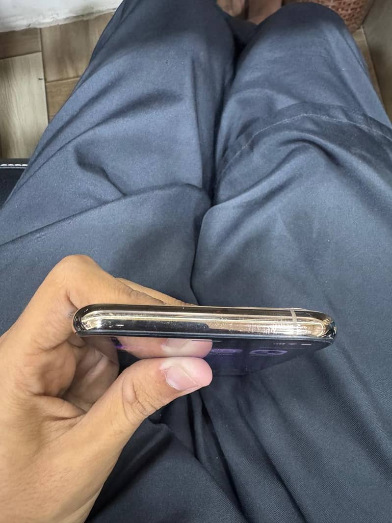 Apple iPhone 11 Pro 1