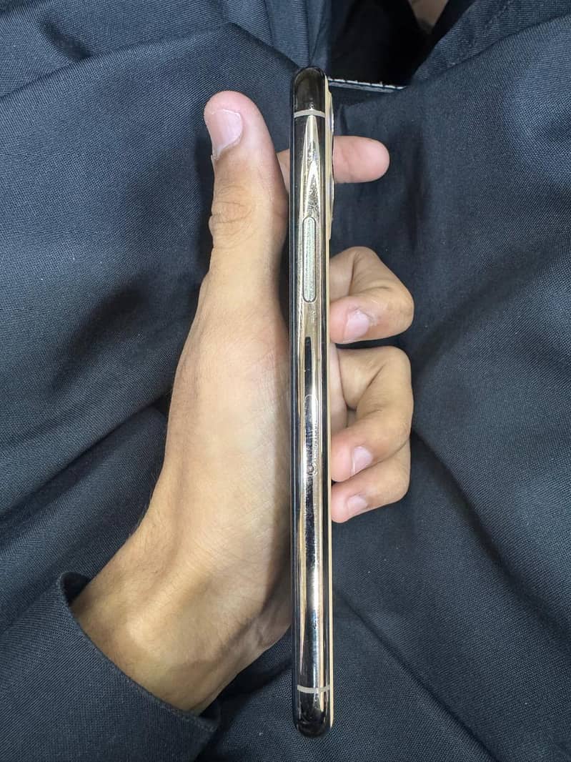 Apple iPhone 11 Pro 2