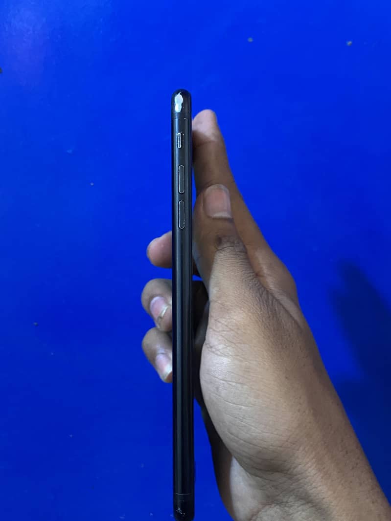 Apple iPhone 7 Plus 4