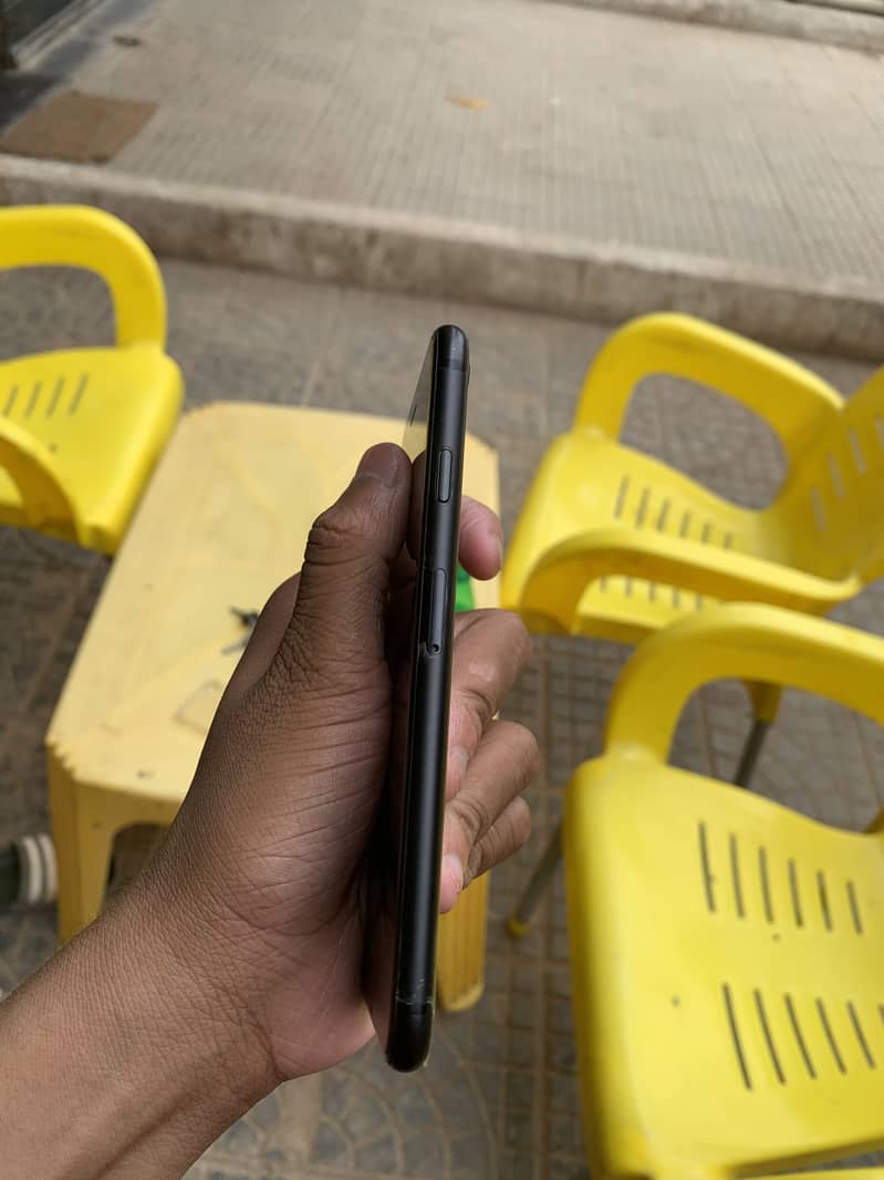 Apple iPhone SE 3