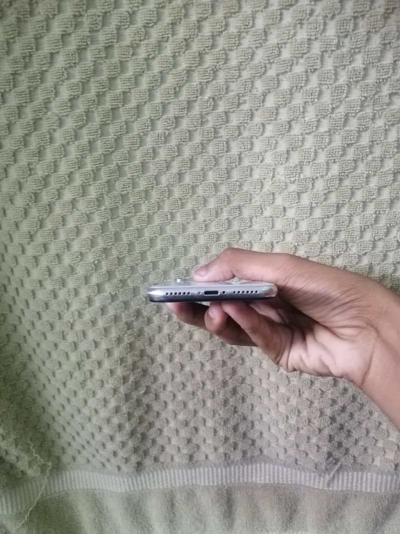 Apple iPhone X 3