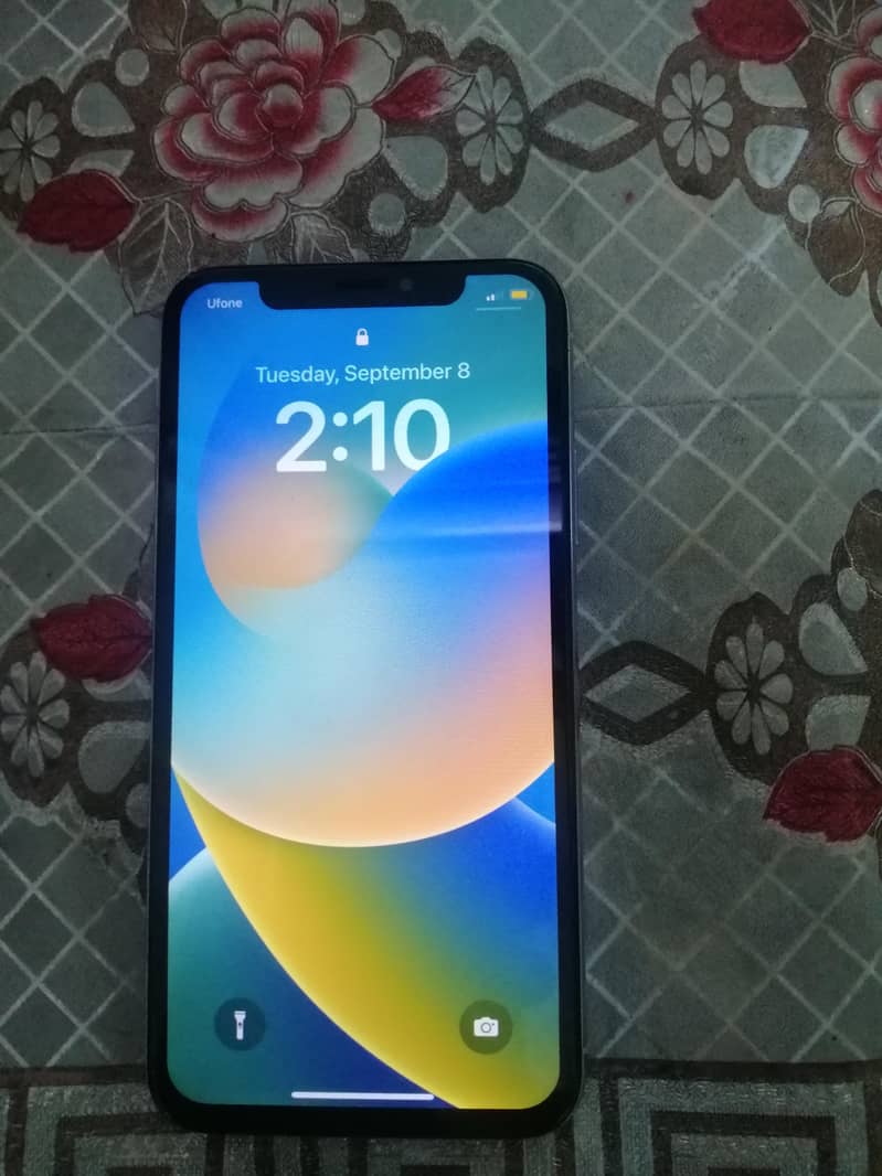 Apple iPhone X 5