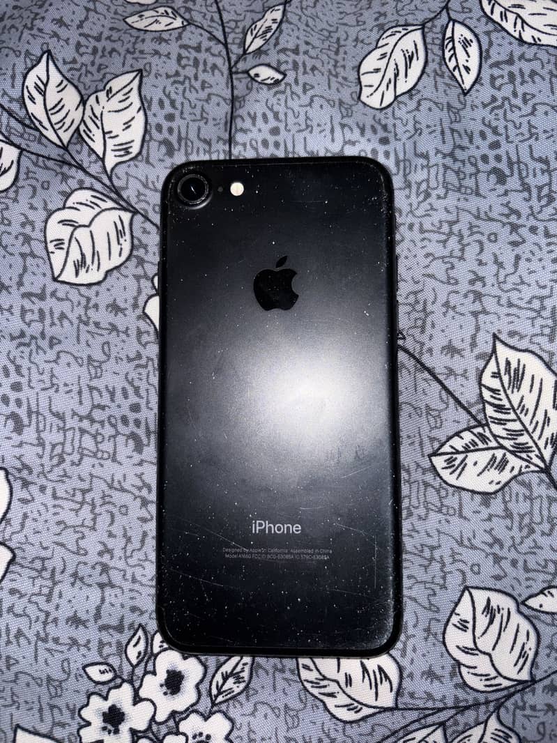 Apple iPhone 7 0