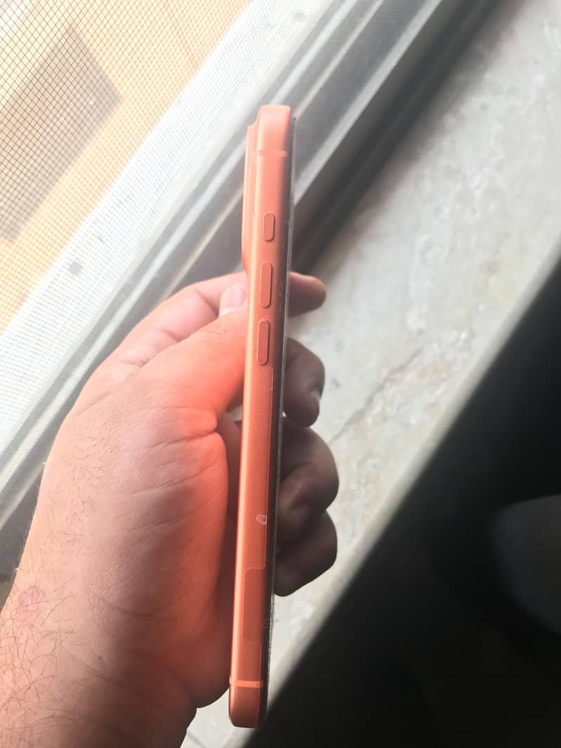 Apple iPhone 17 Pro Max 4