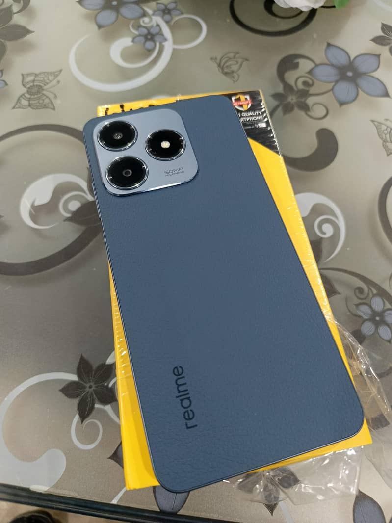 Realme C63 1