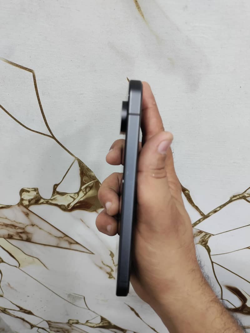 Google Pixel 9 6