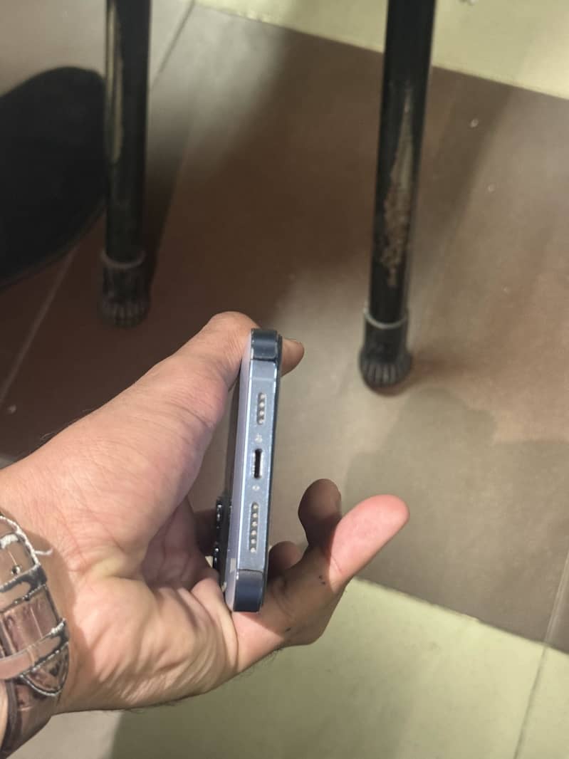 Apple iPhone 13 Pro Max 4