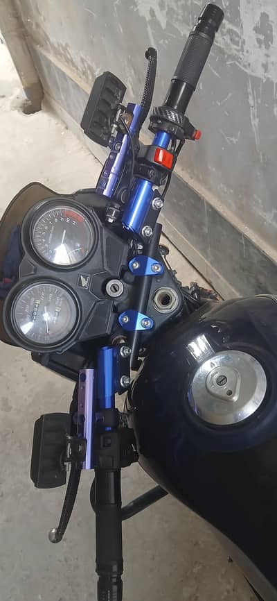 Universal 3  piece handel bar with grips
