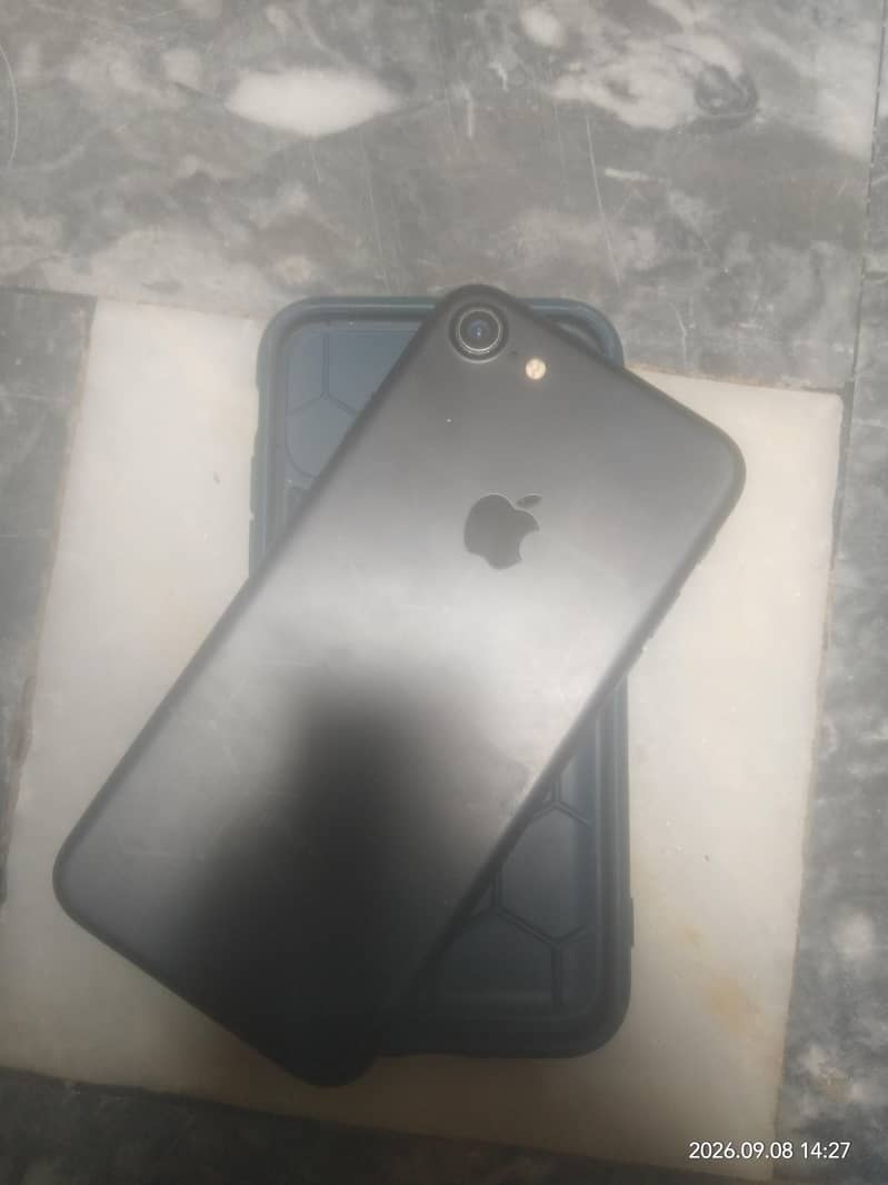 Apple iPhone 7 1