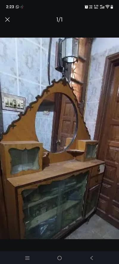 Dressing table