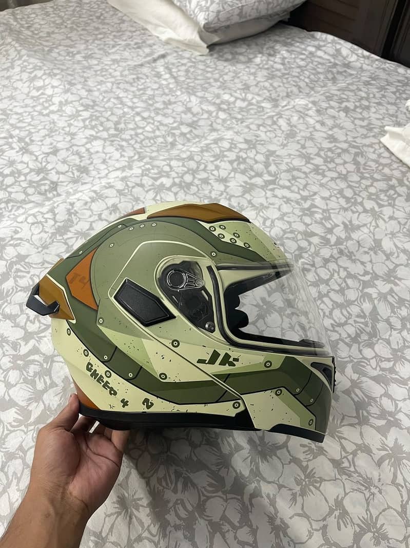 Helmet 0