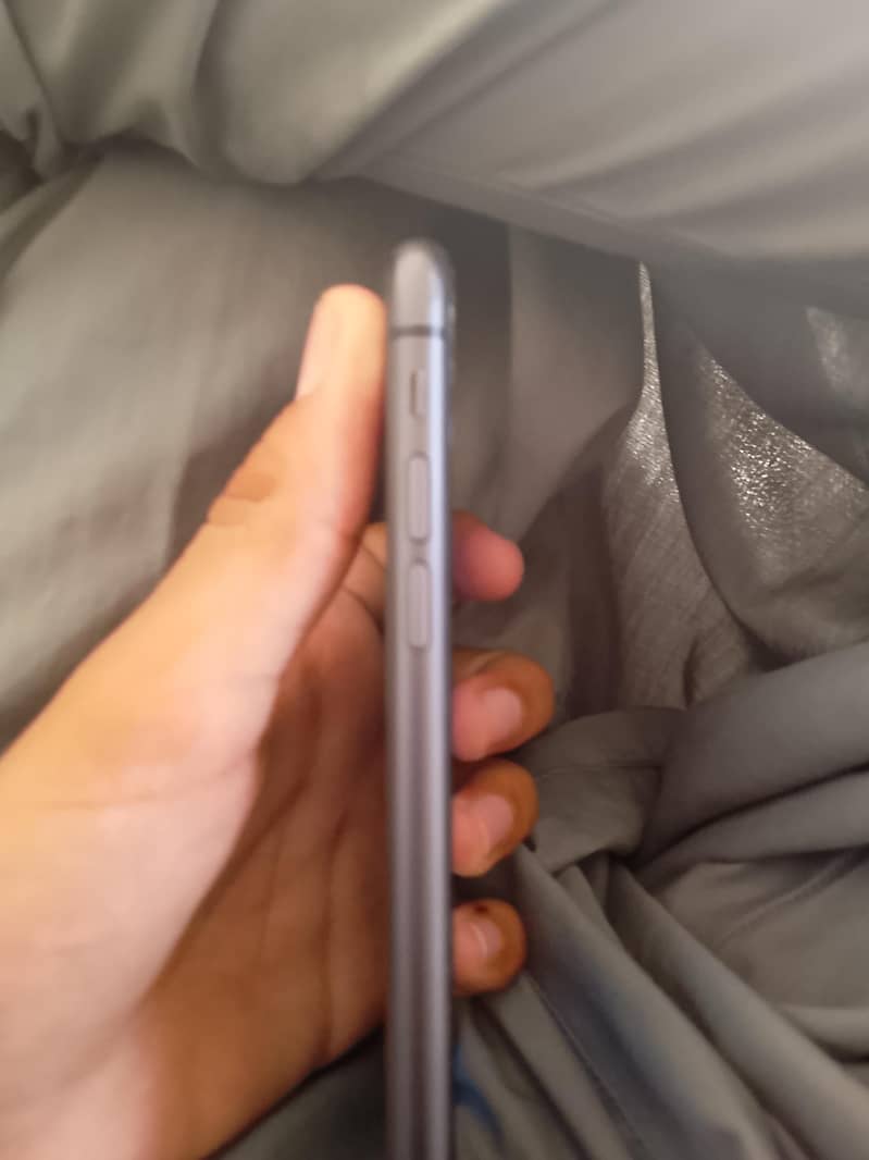 Apple iPhone 11 6
