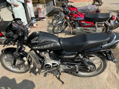 Honda delux 2017 model