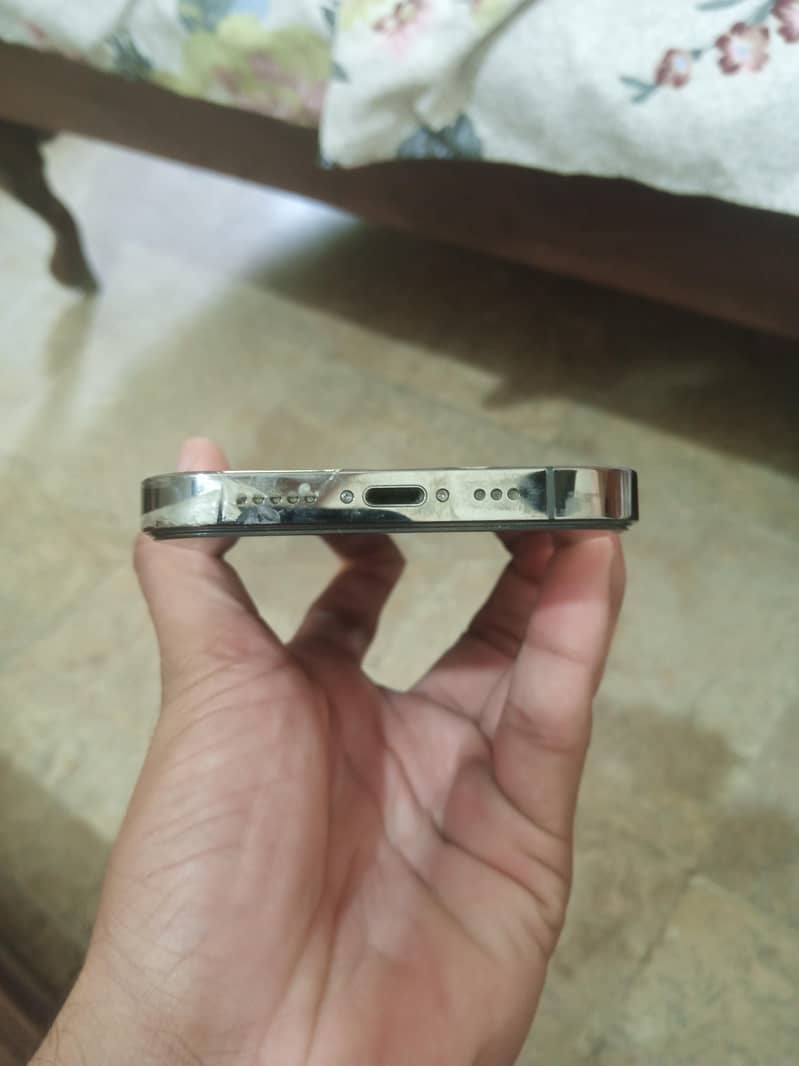 Apple iPhone 13 Pro 3