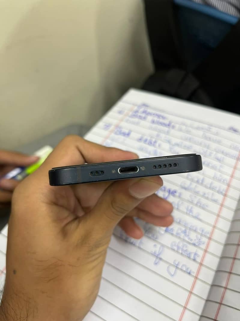 Apple iPhone 12 3