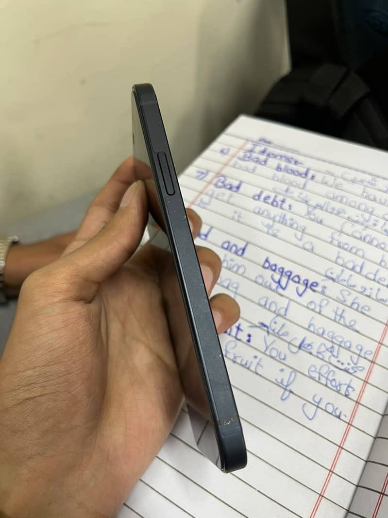 Apple iPhone 12 4