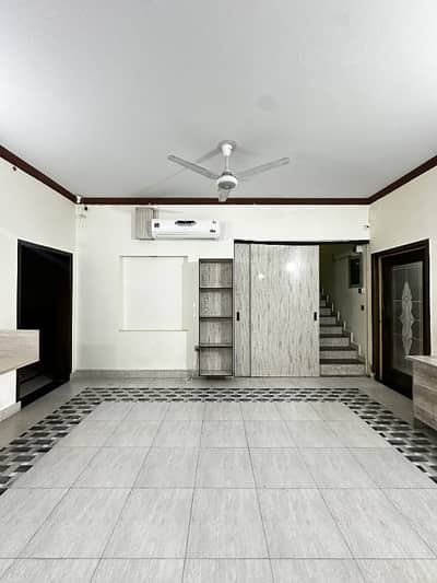 8 MARLA DOUBLE STORY HOUSE WITH GAS FOR SALE IN MILITARY ACCOUNT HOUSING SOCIETY COLLEGE ROAD LAHORE