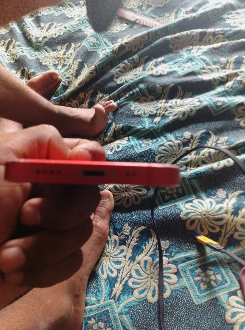 Apple iPhone 12 mini 4
