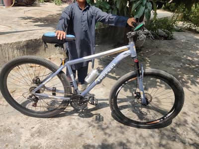 ferrarri full sized cycle in new condition