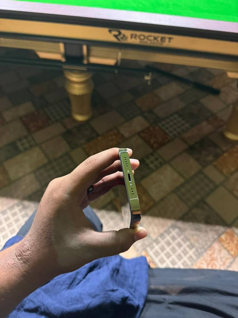 Apple iPhone 14 Pro 2