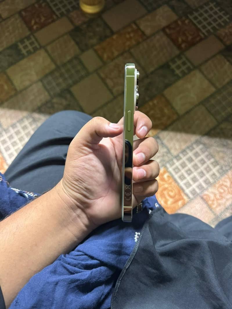 Apple iPhone 14 Pro 3