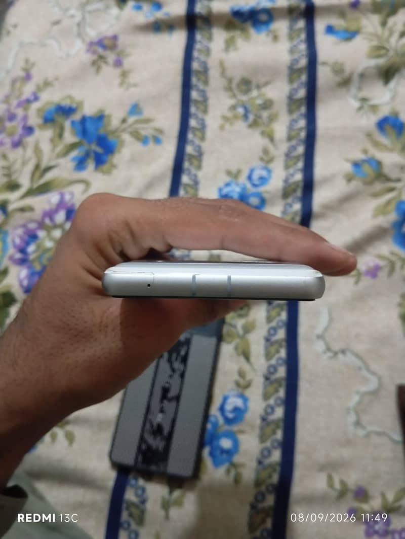 Google Pixel 7a 3