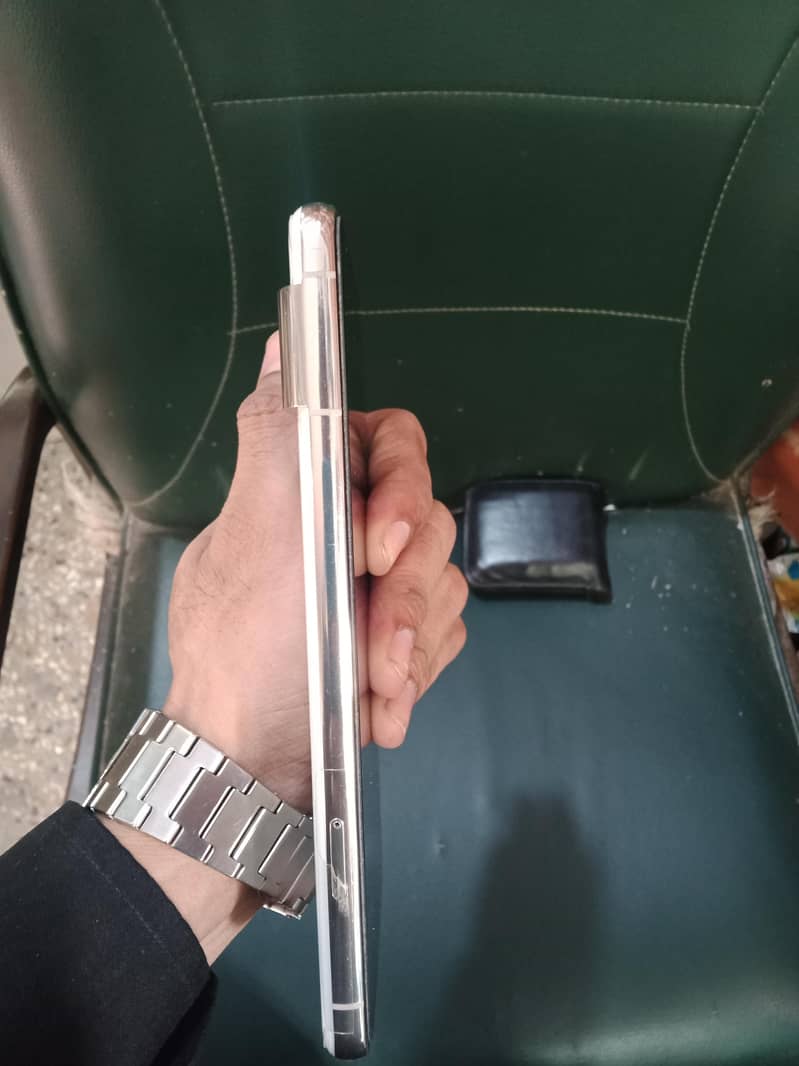 Google Pixel 8 Pro 4