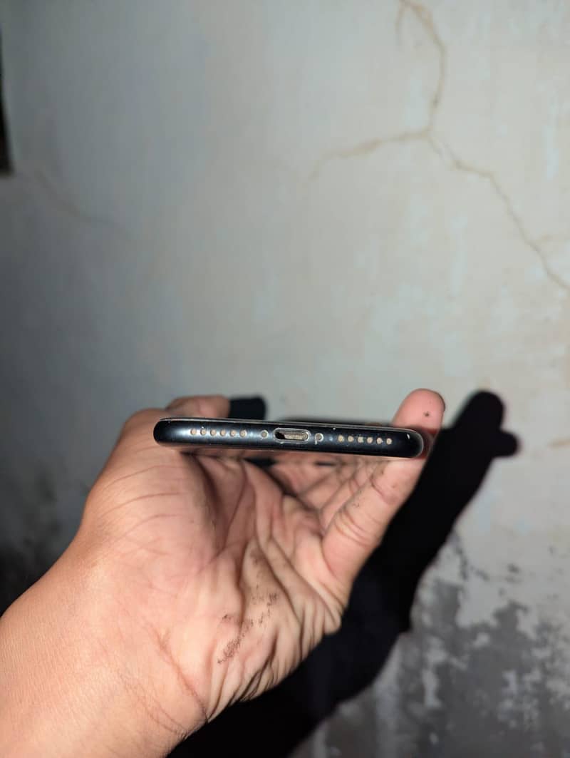 Apple iPhone 7 1