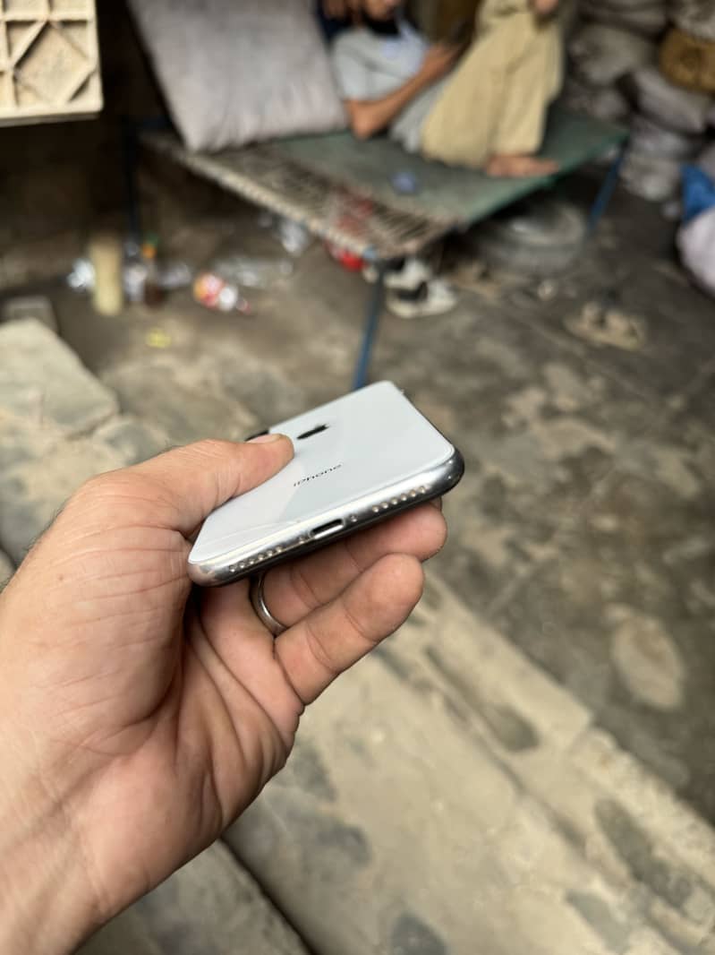 Apple iPhone X 5