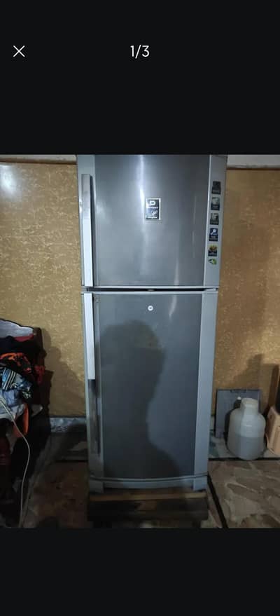 Dawlance fridge medium size
