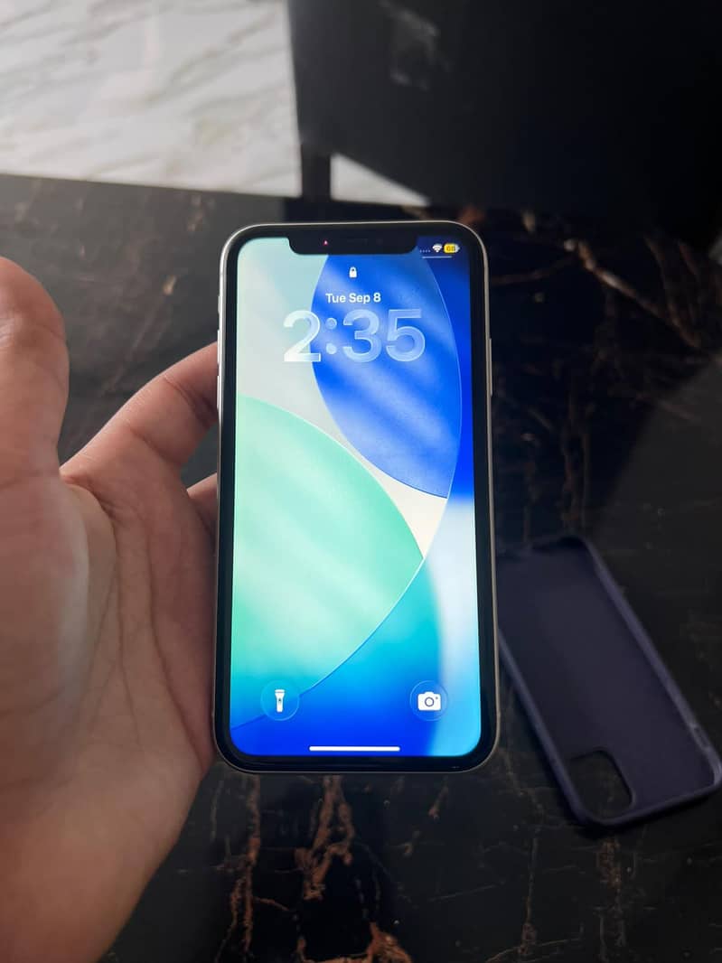 Apple iPhone 11 0