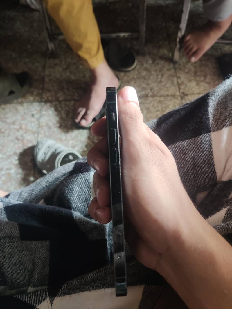 Apple iPhone 12 Pro 2