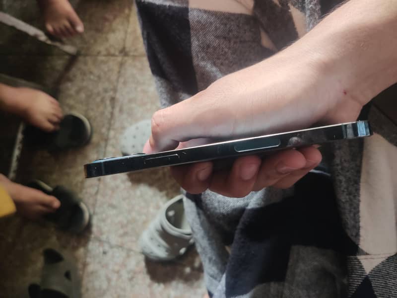Apple iPhone 12 Pro 4