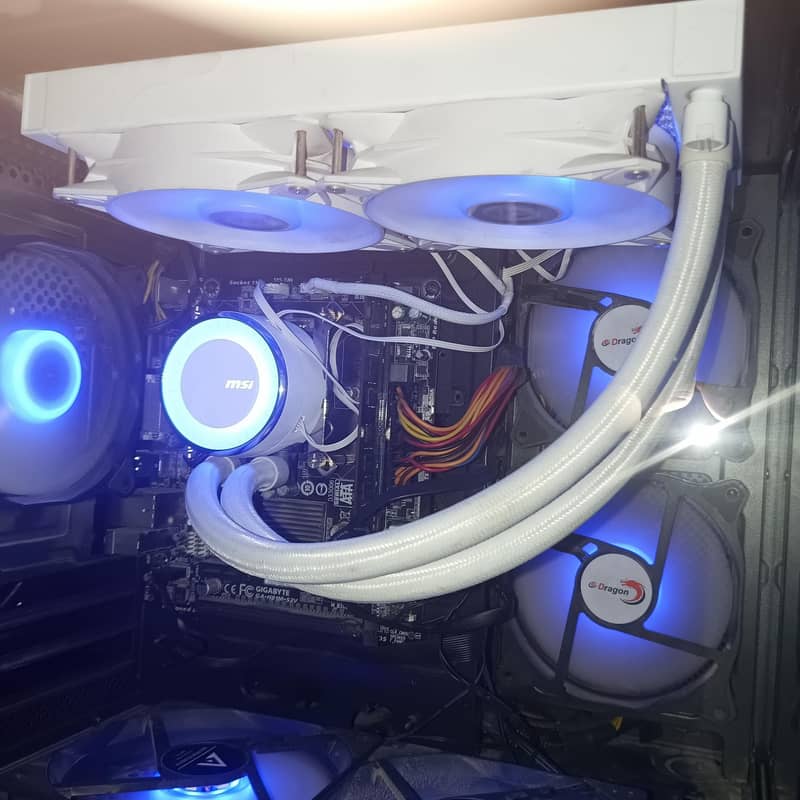 MSI MAG CoreLiquid E240 AIO 0