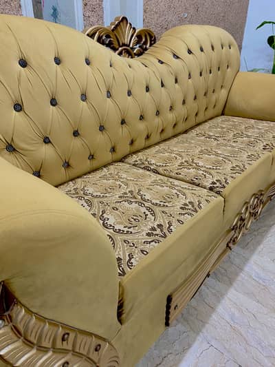 Luxury Sofa Set 3-2-1 in good shape and condition
