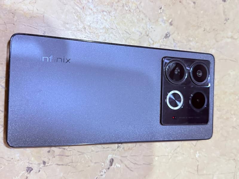 Infinix Note 40 4