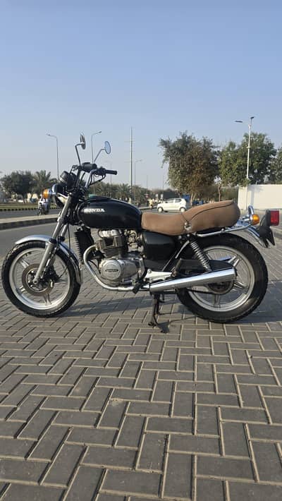 Honda CB400 Twin