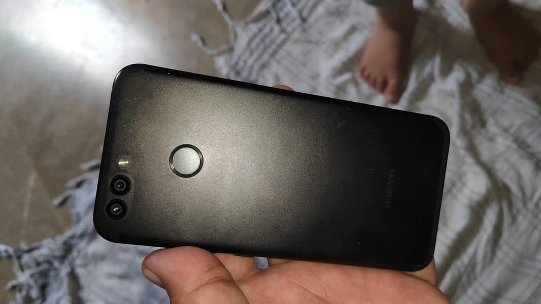 Huawei Nova2 3