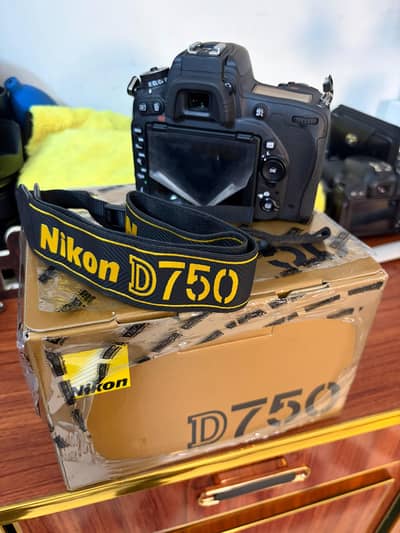 Nikon d750 (10/10++ Brand new)