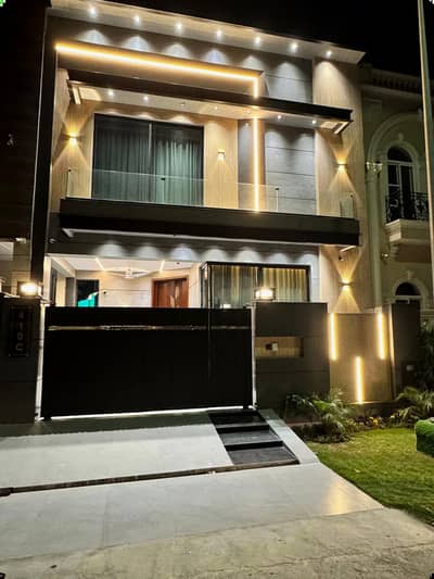 5 MARLA ELEGANT AND FULLY FURNISHED SUPER HOT LOCATED BUNGALOW IS AVAILABLE IN DHA, LAHORE.
