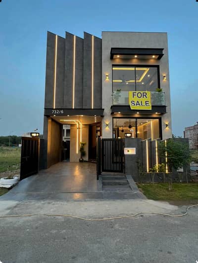 5 MARLA ELEGANT SUPER HOT LOCATED BUNGALOW IS AVAILABLE IN DHA, LAHORE.