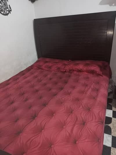 selling a double bed with mattress A1 condition