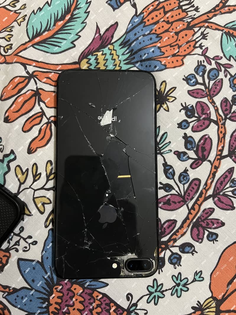 Apple iPhone 8 Plus 2