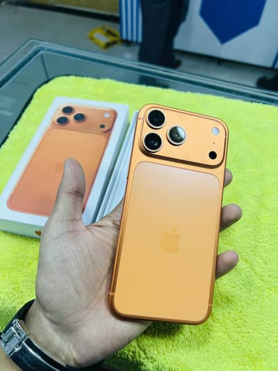 iPhone 17 Pro Max 256gb non pta with box & cable no fault urgent sale