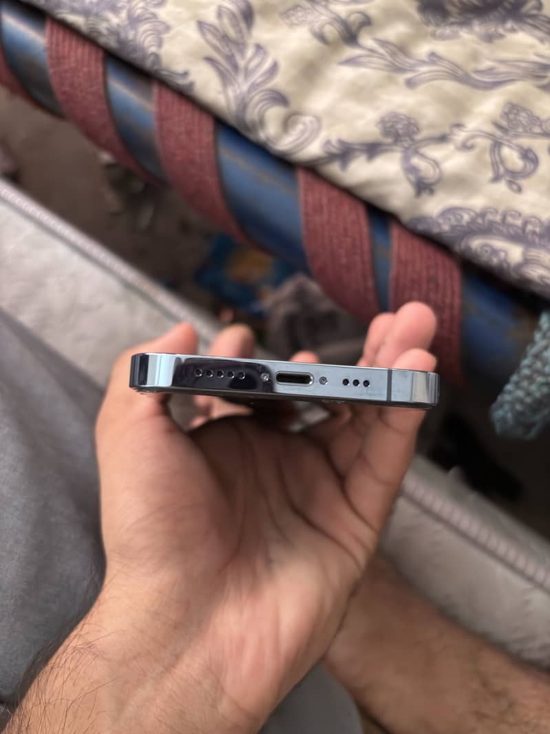 Apple iPhone 13 Pro 1