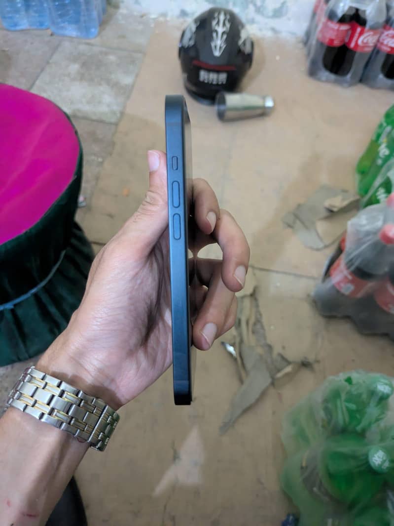 Apple iPhone 14 7