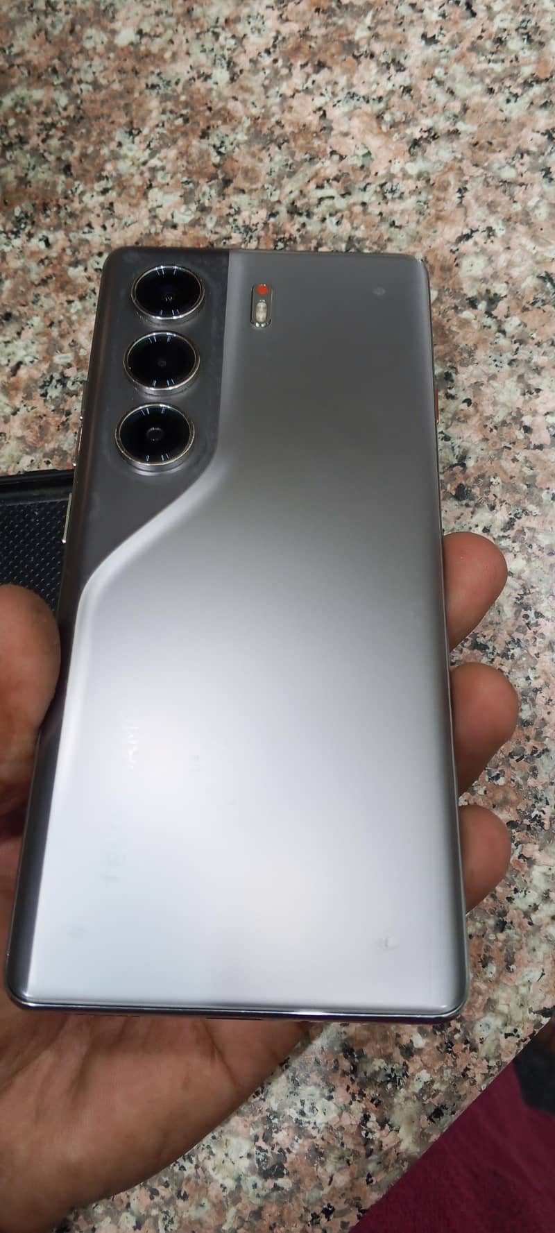 Tecno CAMON 40 Pro 0